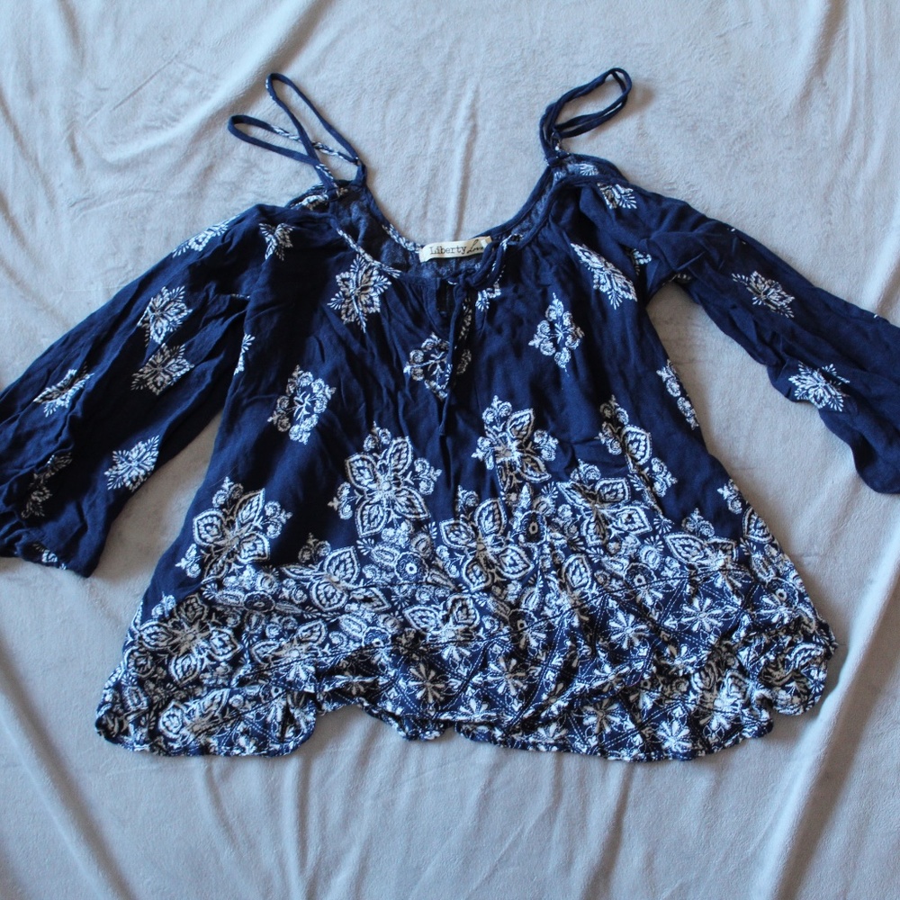 Medium Off The Shoulder Long Flare Sleeved Blouse